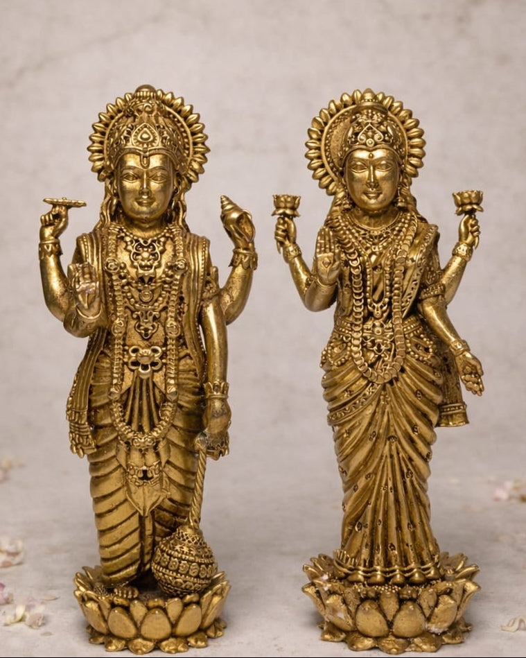 Antique Finish Lakshmi Narayan Brass Idol Pair Auspicious Home Temple Murti (Size: 11.5 cm height × 9 cm width)